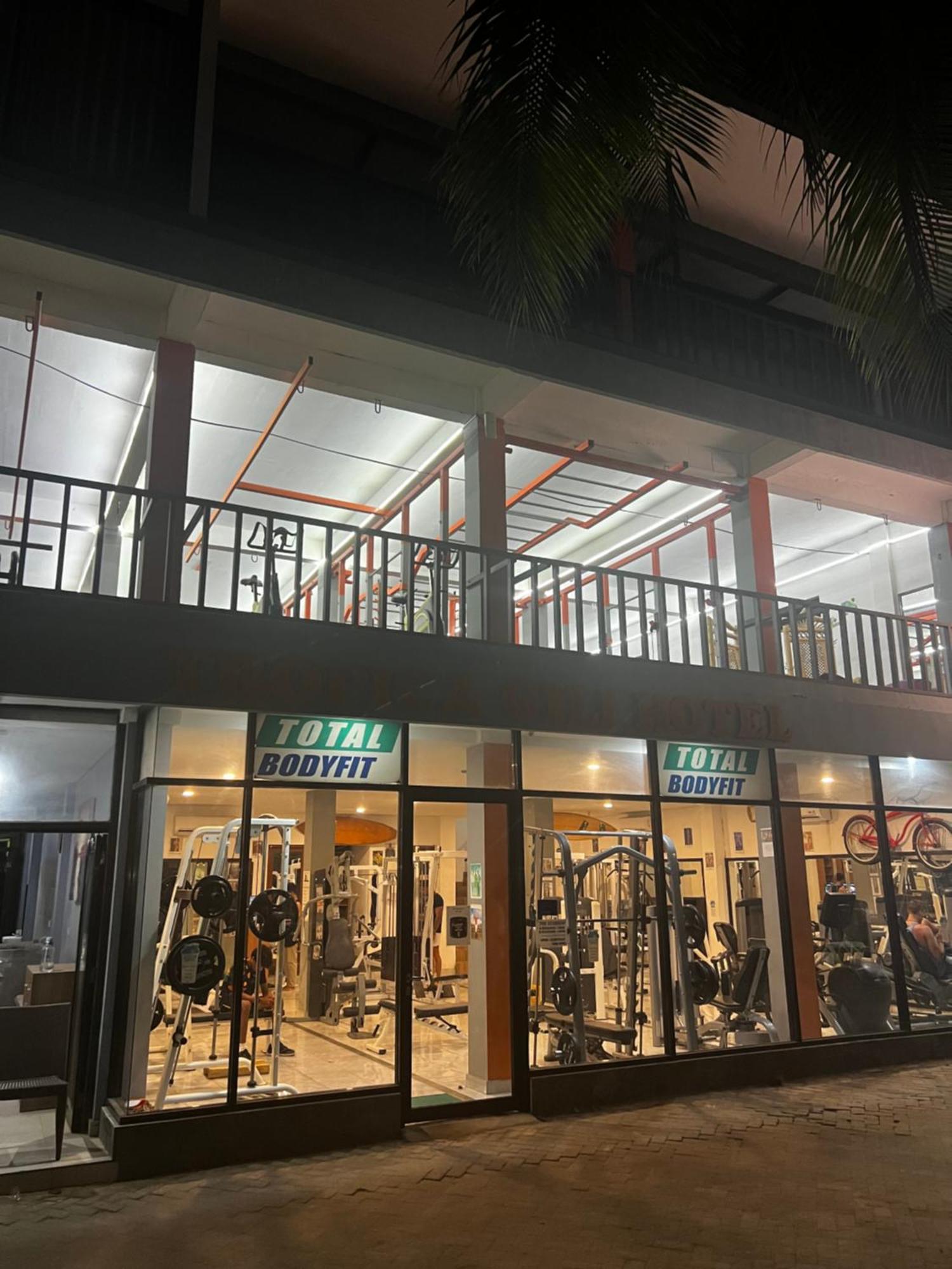 Tropica Gili Total Body Fit - Free Access Gym And Coworking Space Gili Trawangan Extérieur photo
