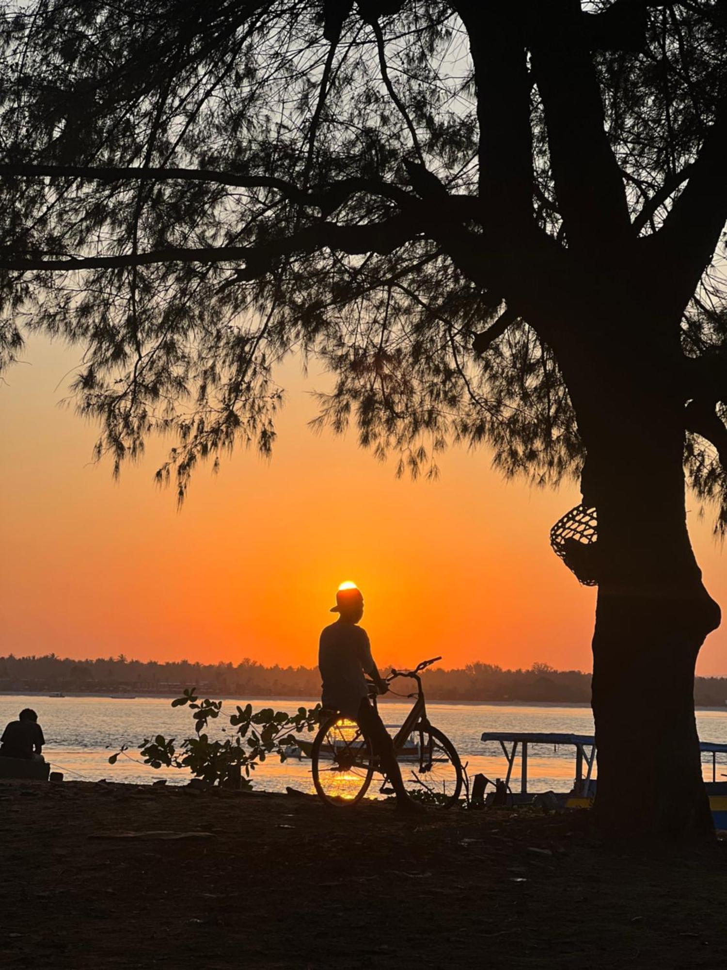 Tropica Gili Total Body Fit - Free Access Gym And Coworking Space Gili Trawangan Extérieur photo