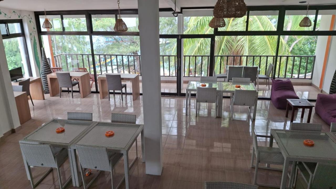 Tropica Gili Total Body Fit - Free Access Gym And Coworking Space Gili Trawangan Extérieur photo