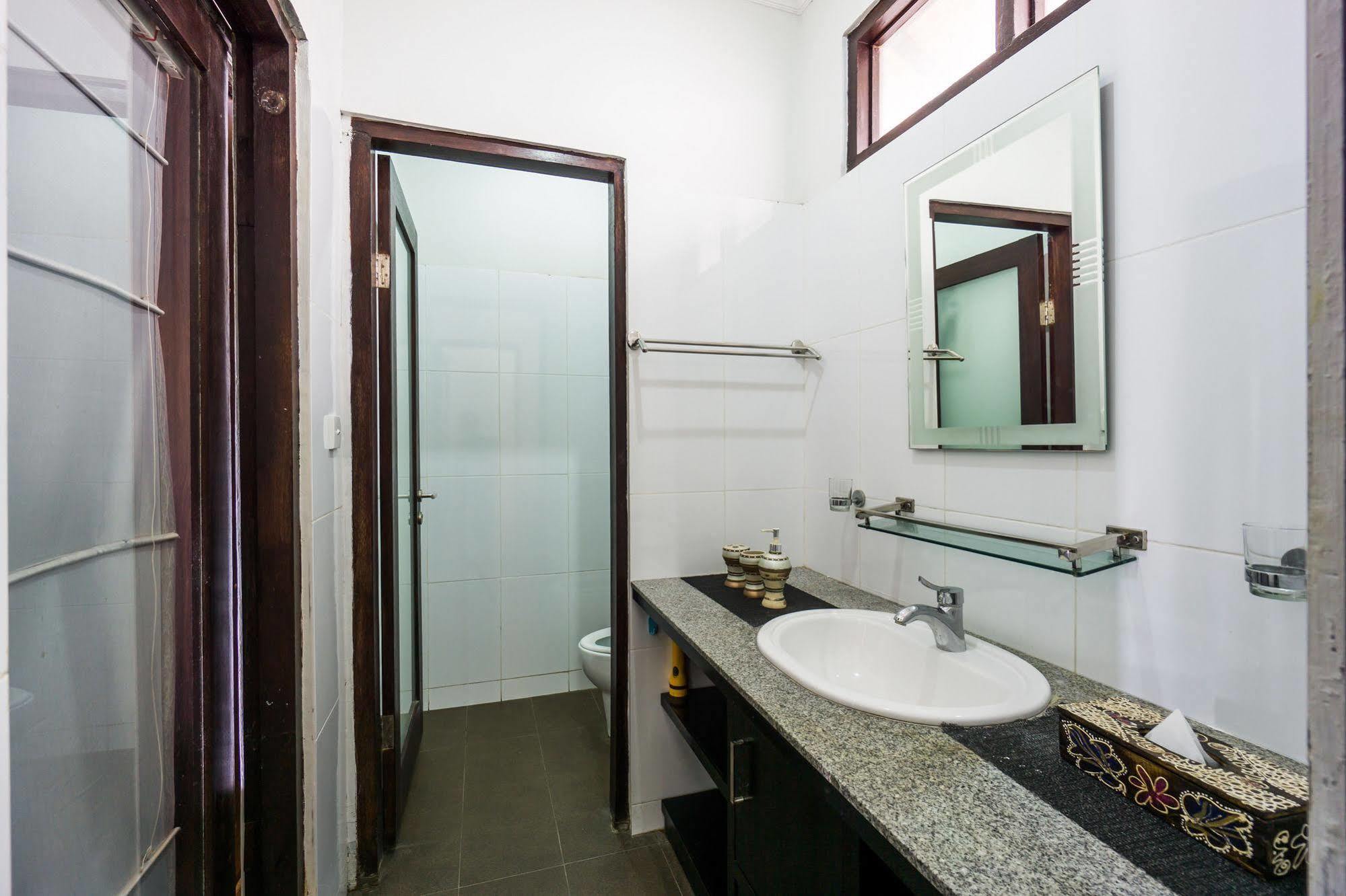 Tropica Gili Total Body Fit - Free Access Gym And Coworking Space Gili Trawangan Extérieur photo