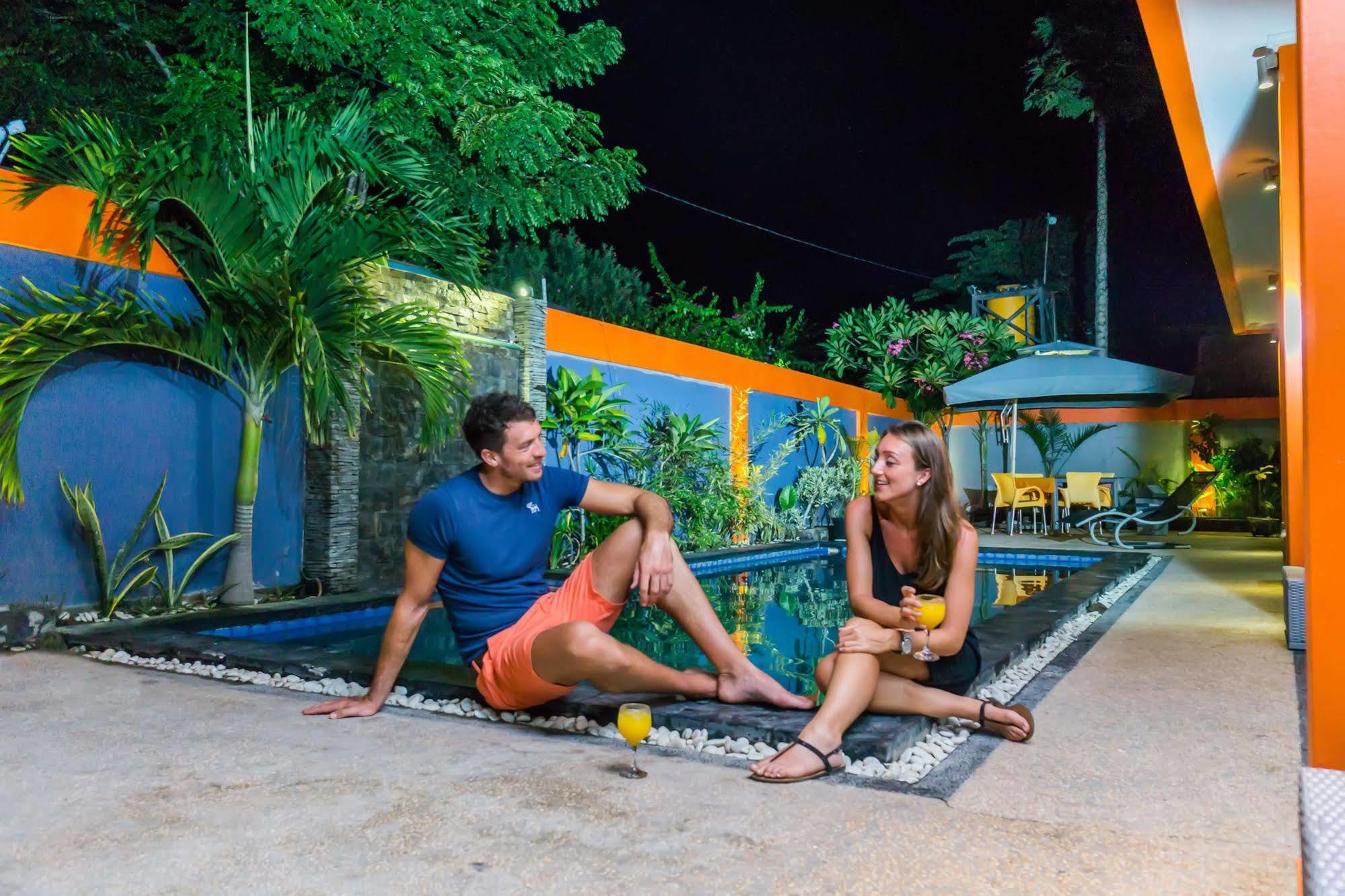 Tropica Gili Total Body Fit - Free Access Gym And Coworking Space Gili Trawangan Extérieur photo