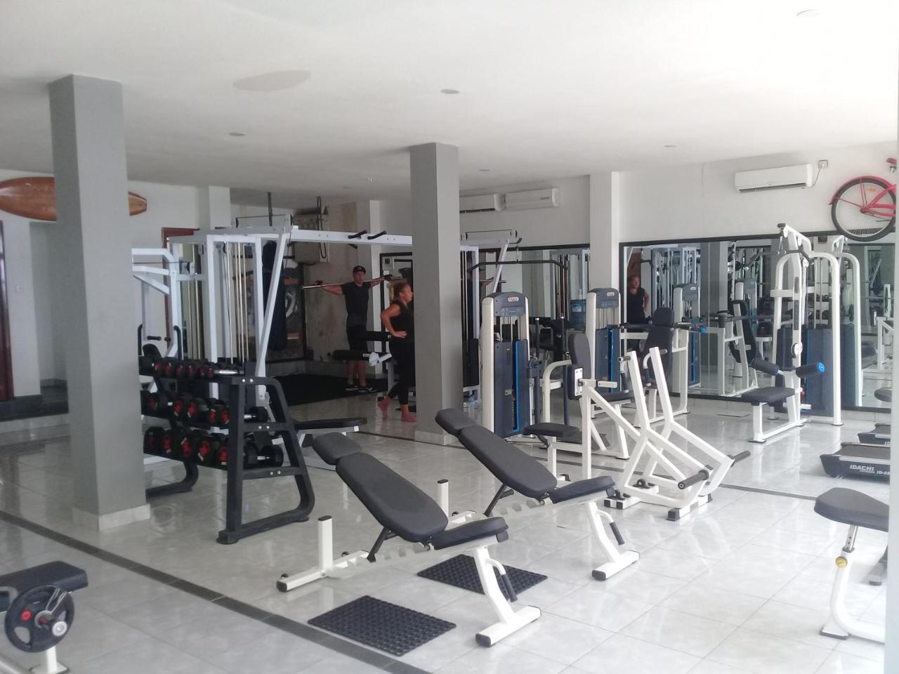 Tropica Gili Total Body Fit - Free Access Gym And Coworking Space Gili Trawangan Extérieur photo